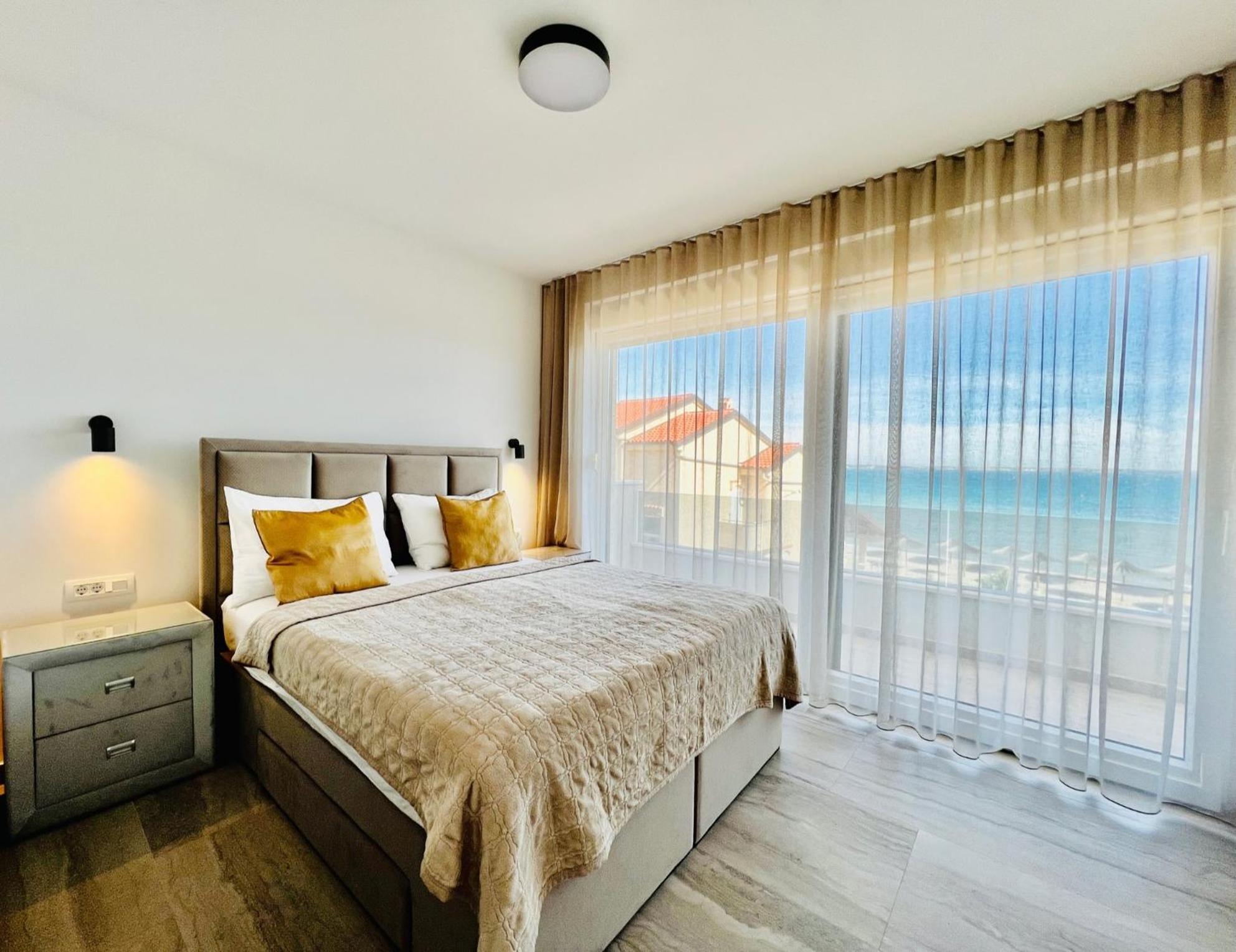 Apartments The Beach Resort Вир Екстериор снимка