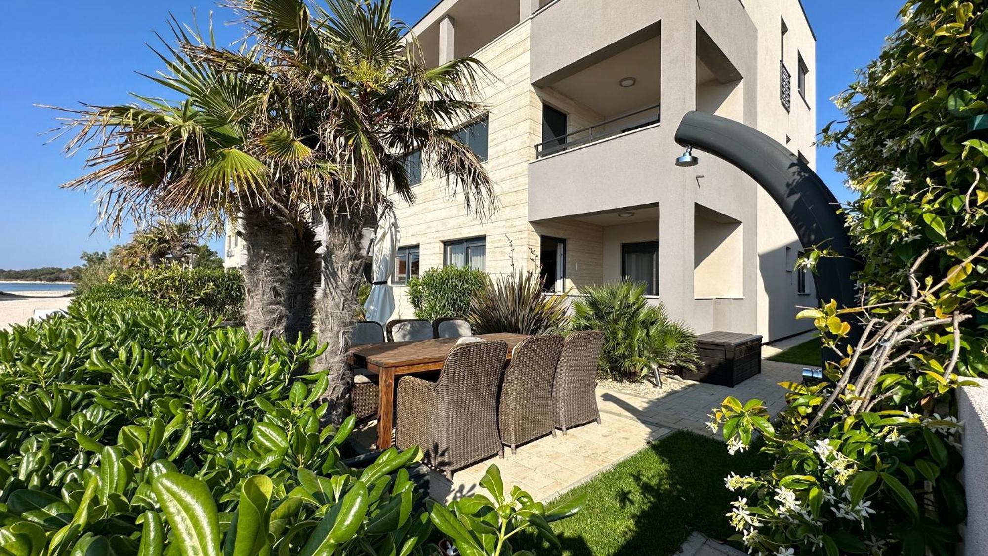 Apartments The Beach Resort Вир Екстериор снимка