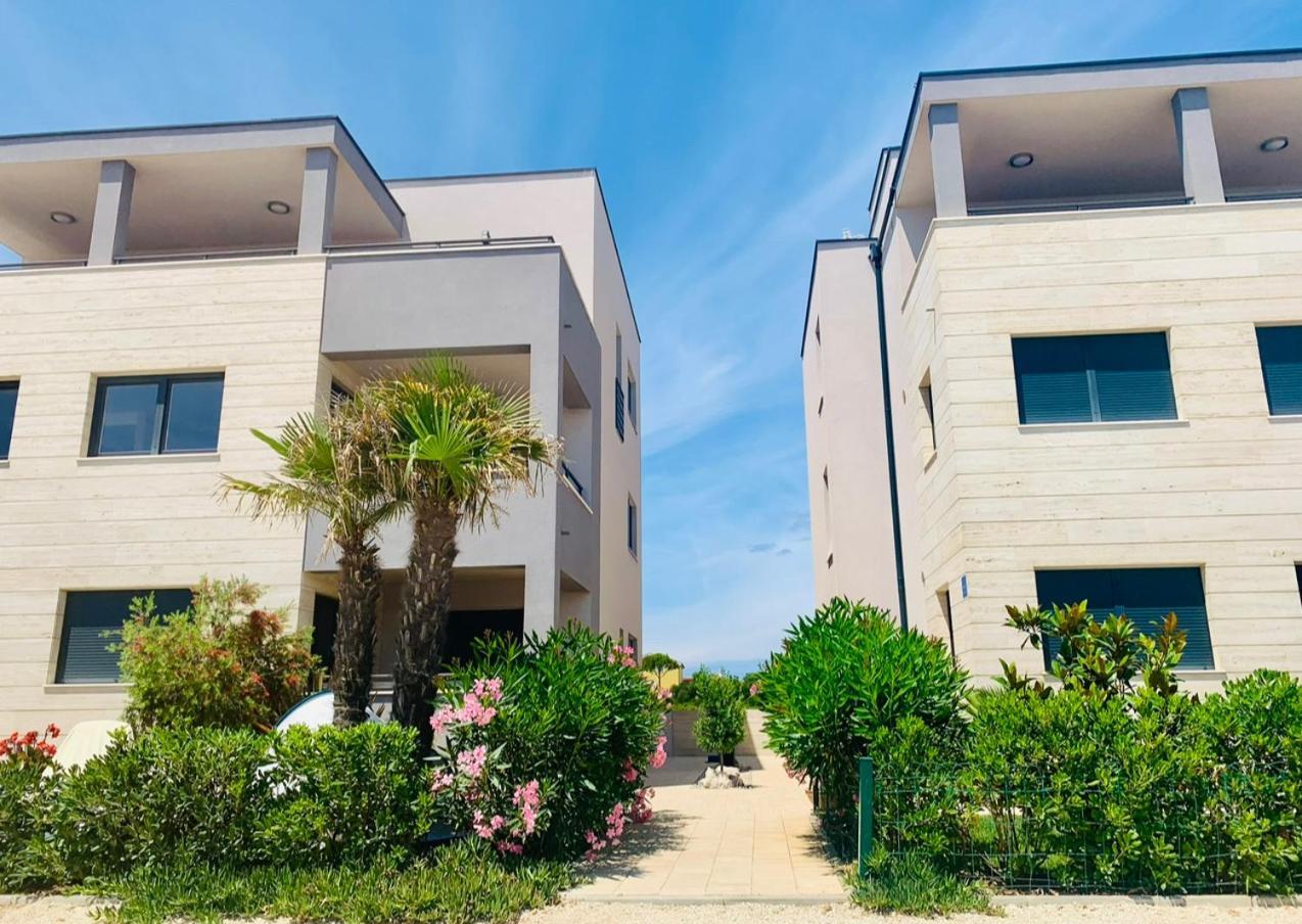 Apartments The Beach Resort Вир Екстериор снимка