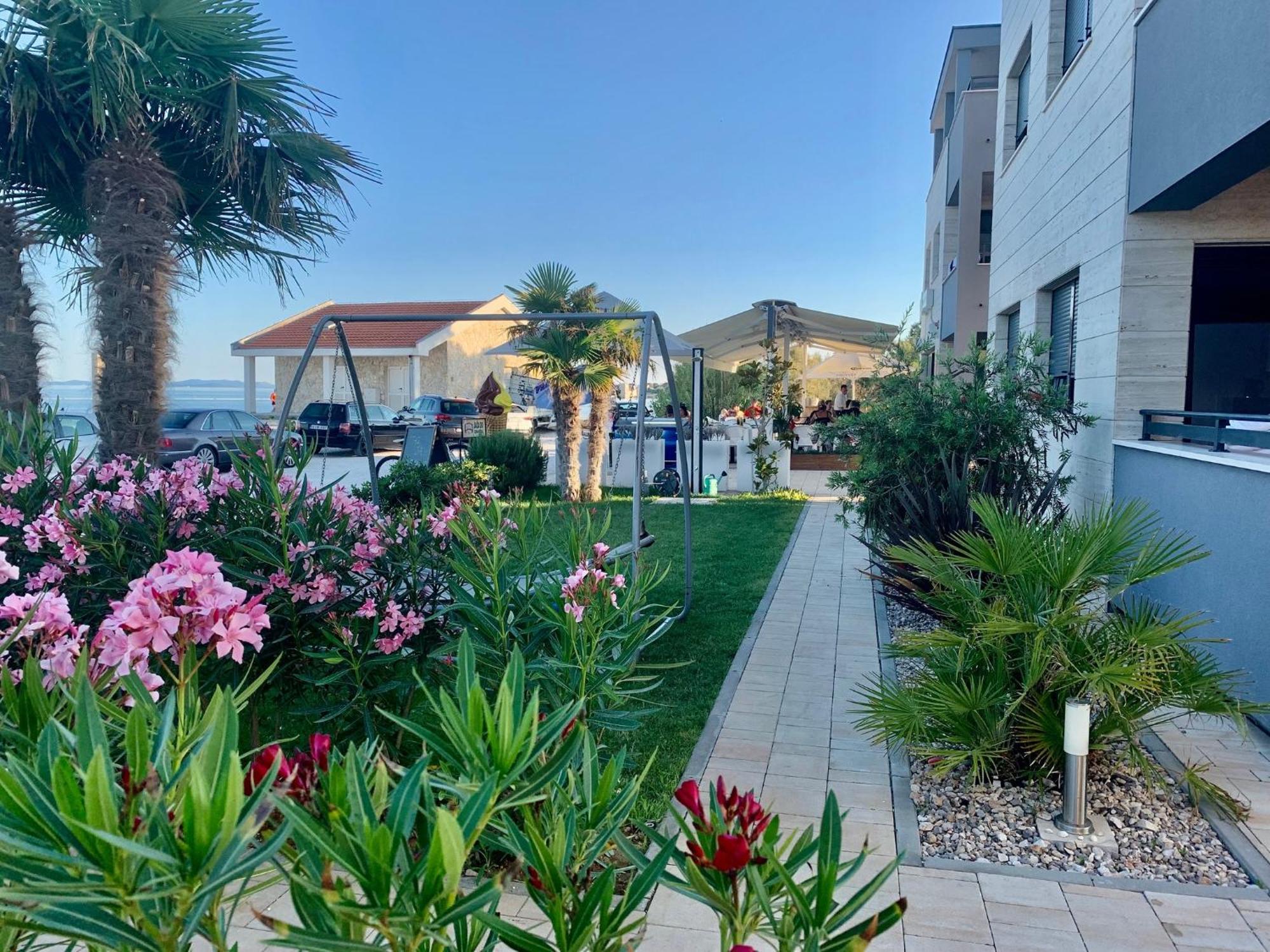 Apartments The Beach Resort Вир Екстериор снимка