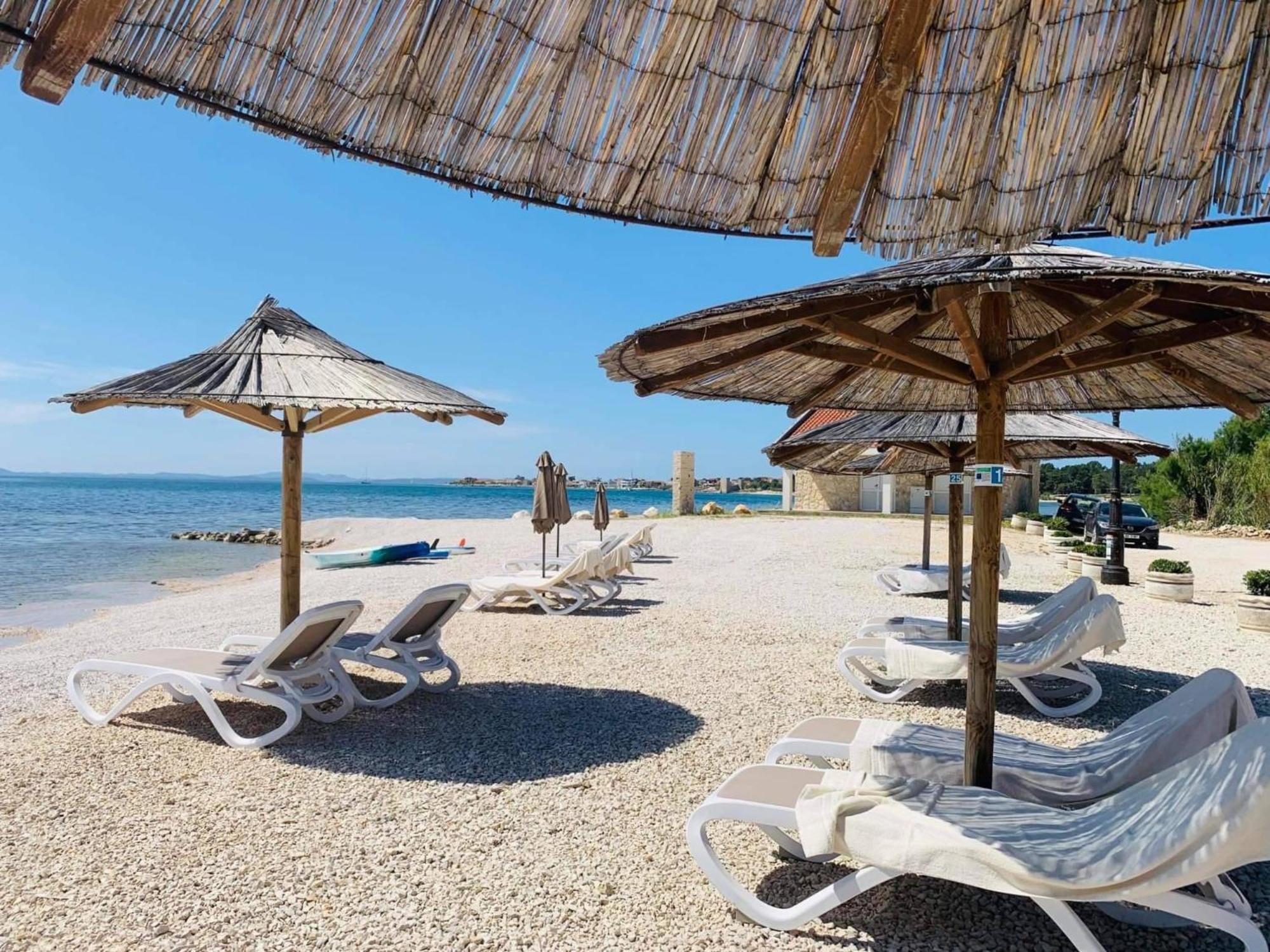 Apartments The Beach Resort Вир Екстериор снимка