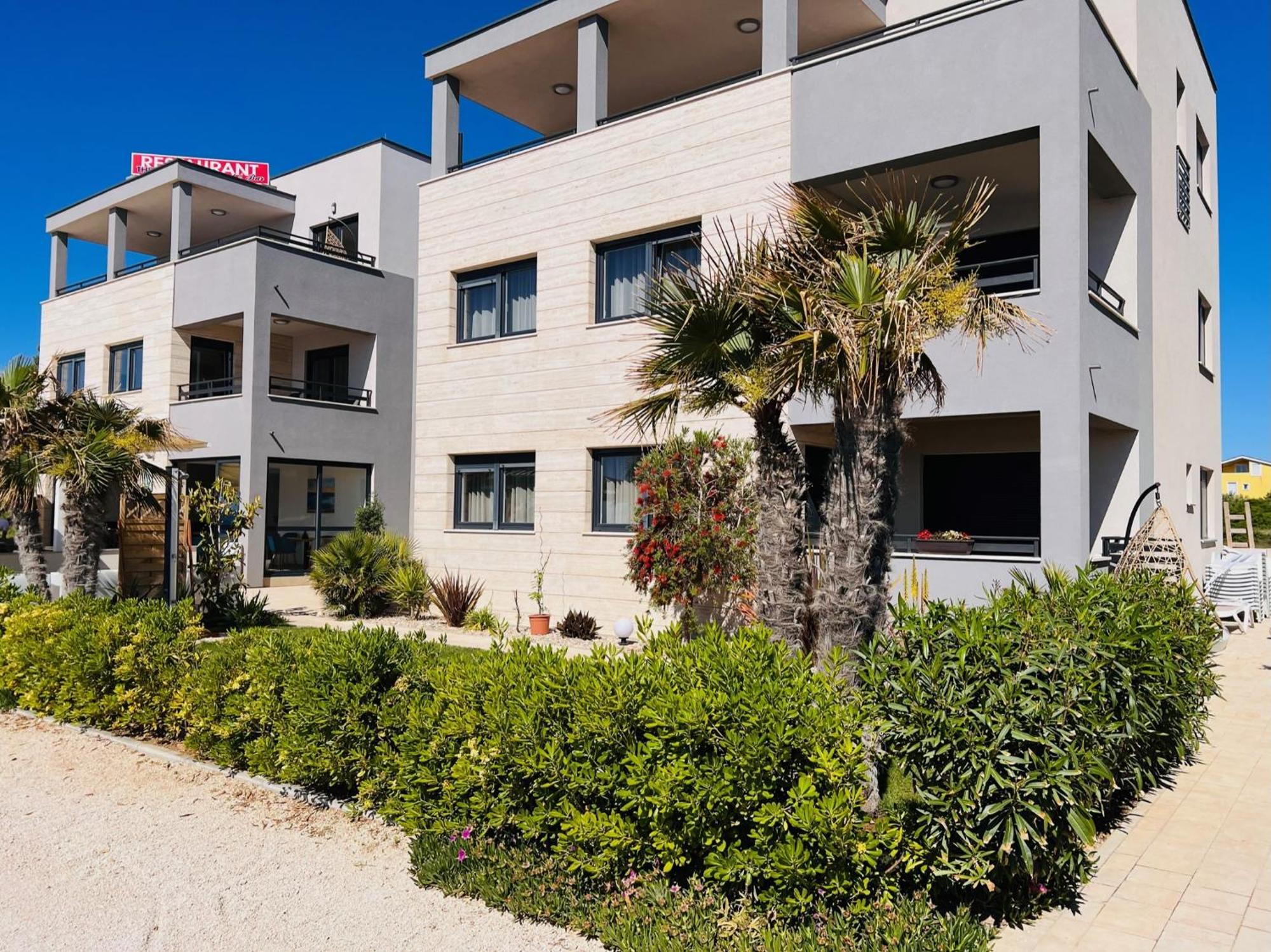 Apartments The Beach Resort Вир Екстериор снимка